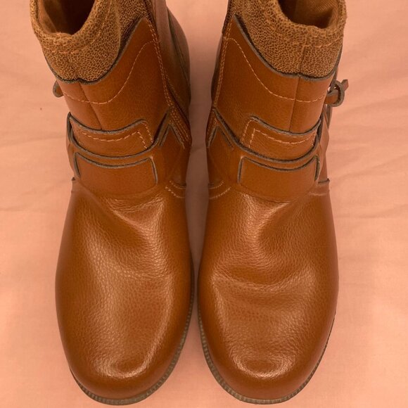 Women's Boots - Picture 1 of 7